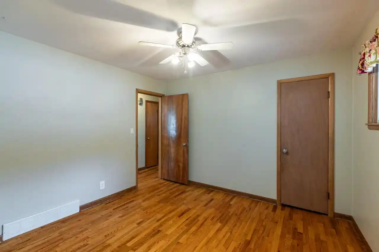 25th image of 924 Spruce Dr Dr, La Crescent, MN 55947 | MLS# 1971113