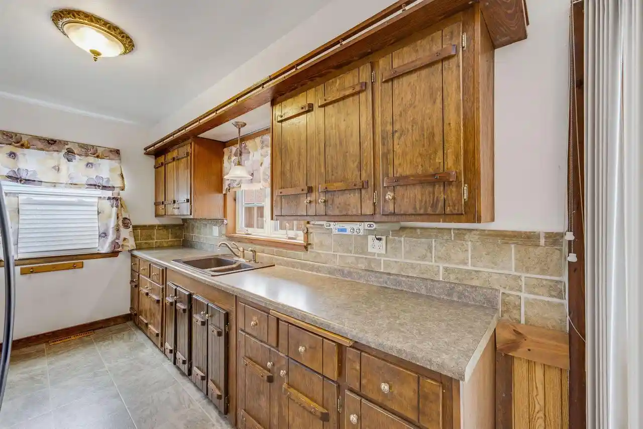 Homes for sale in South Milwaukee, WI | 701 Williams Avenue Avenue, South Milwaukee, WI 53172 | MLS# 1971119