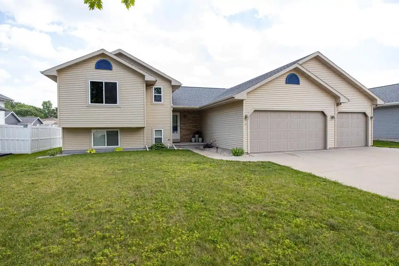 1st image of 75 Jacob Avenue Avenue, Oshkosh, WI 54902 | MLS# 50328883