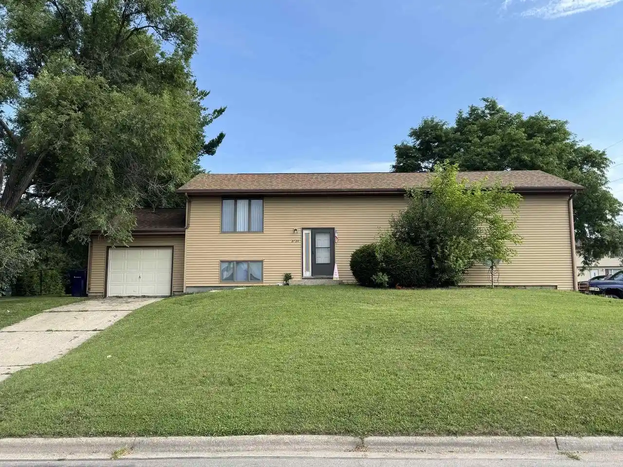 2nd image of 2626 Harvard Dr Dr, Janesville, WI 53548 | MLS# 2027767