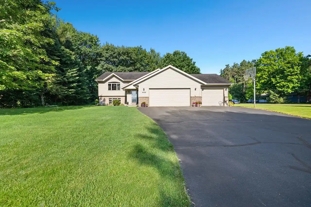Homes for sale in Weston, WI | 4102 Wenonah Dr Dr, Weston, WI 54476 | MLS# 22603217