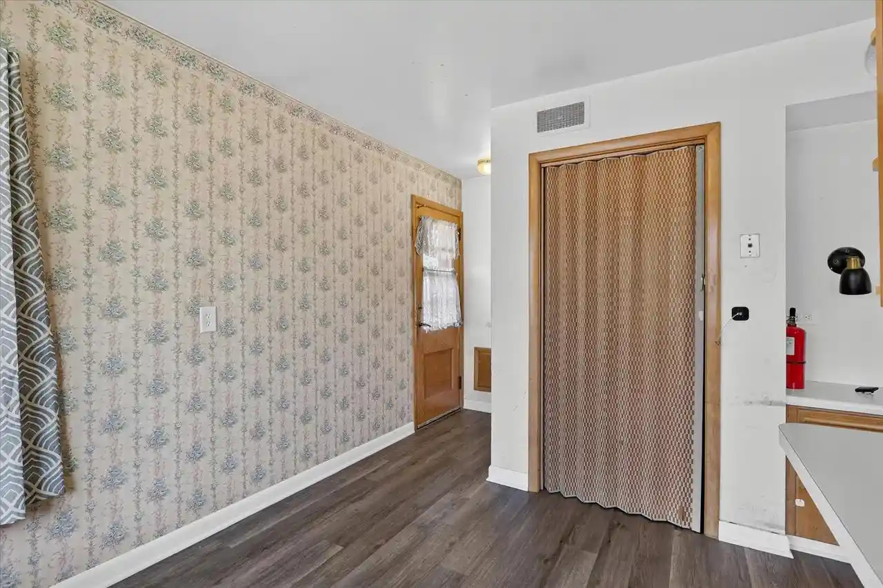 3rd image of 1239 S Terrace Street Street, Janesville, WI 53546 | MLS# 2027768