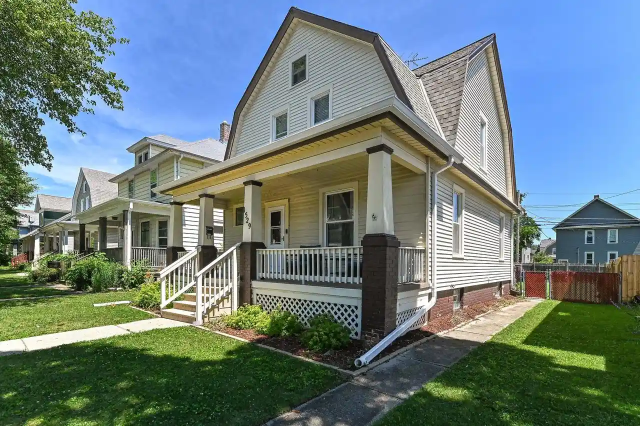 Photo 1 of Single family home for sale at 1529 Flett Avenue Avenue, Racine, WI 53405 | MLS# 1971130 | Listing updated on 2026-08-14