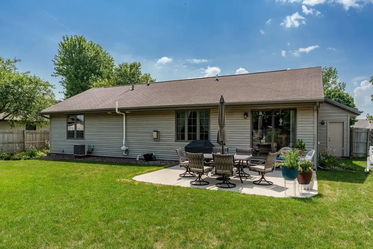 2nd image of 2608 N Wuthering Hills Dr Dr, Janesville, WI 53546 | MLS# 2027771