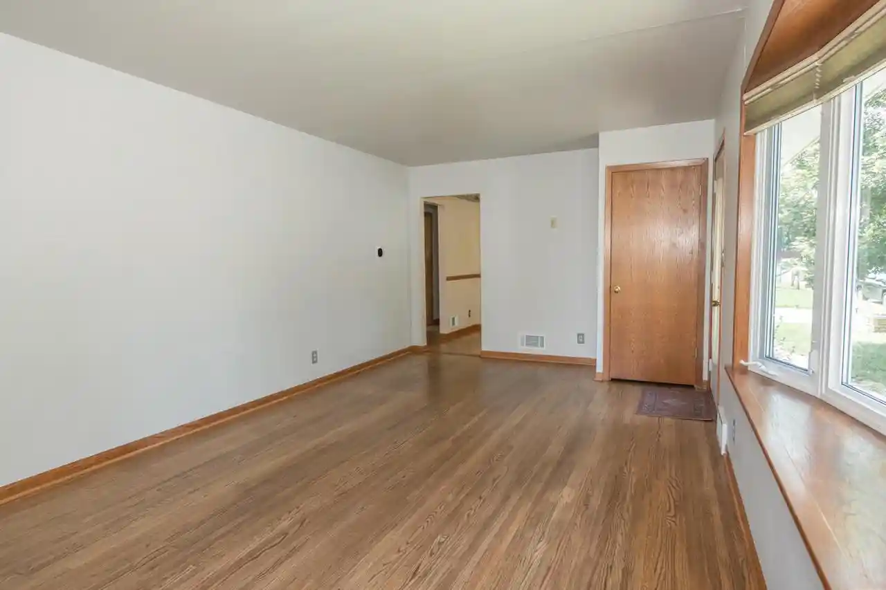 3rd image of 520 39Th Avenue Avenue, Goodview, MN 55987 | MLS# 1971137