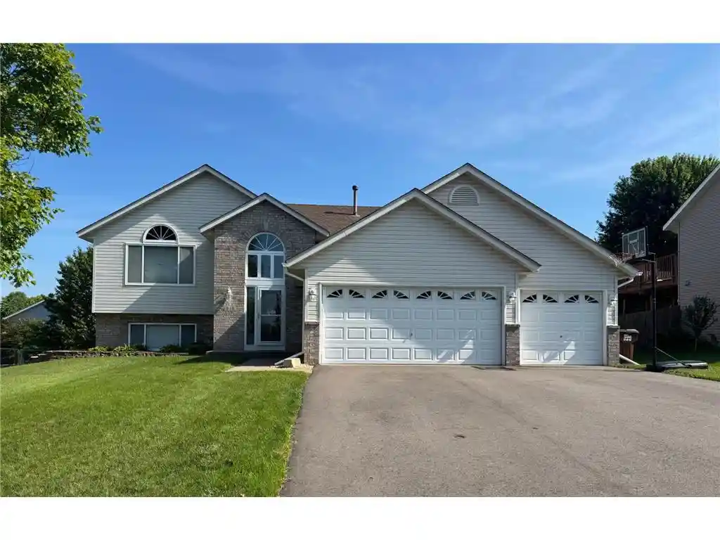 1st image of 816 River Terrace Terrace, Prescott, WI 54021 | MLS# 7107426