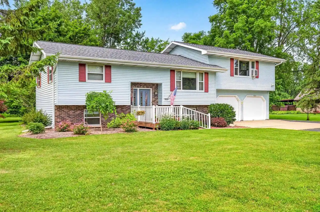 Homes for sale in Greenville, WI | N1415 Greenwood Road Road, Greenville, WI 54942 | MLS# 50328918