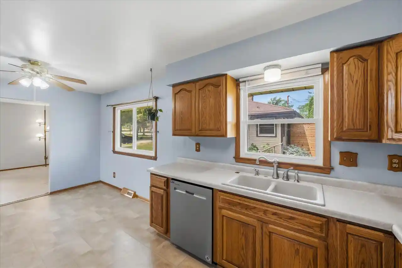 4th image of 6112 S Indiana Avenue Avenue, Cudahy, WI 53110 | MLS# 1971151