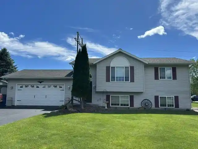 Homes for sale in Kronenwetter, WI | 2020 Paintbrush Dr Dr, Kronenwetter, WI 54455 | MLS# 22603220