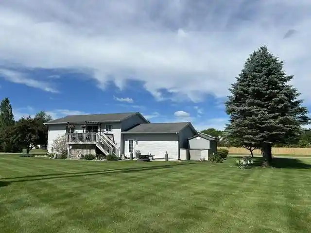 Homes for sale in Kronenwetter, WI | 2020 Paintbrush Dr Dr, Kronenwetter, WI 54455 | MLS# 22603220