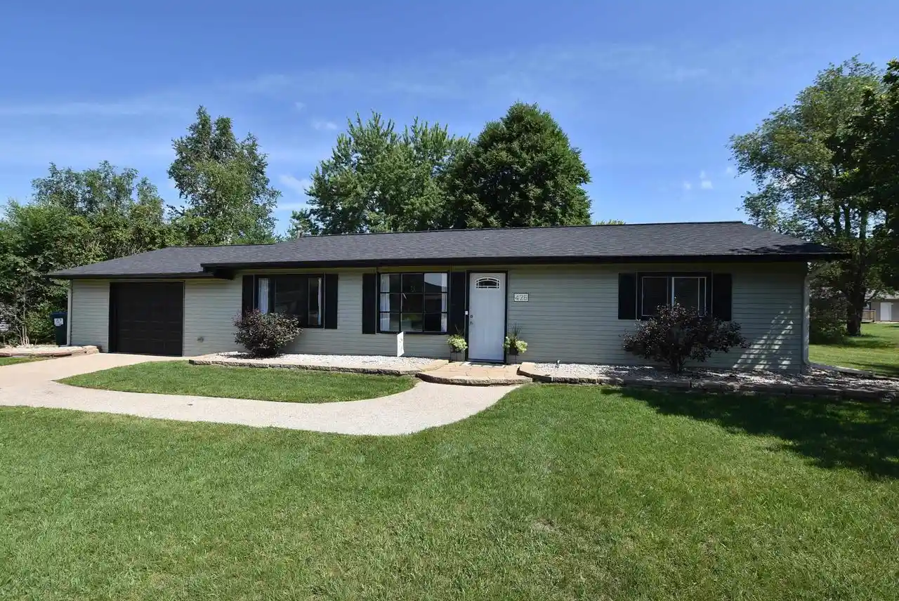 Homes for sale in Wautoma, WI | 426 E Green Meadow Dr Dr, Wautoma, WI 54982 | MLS# 50328925