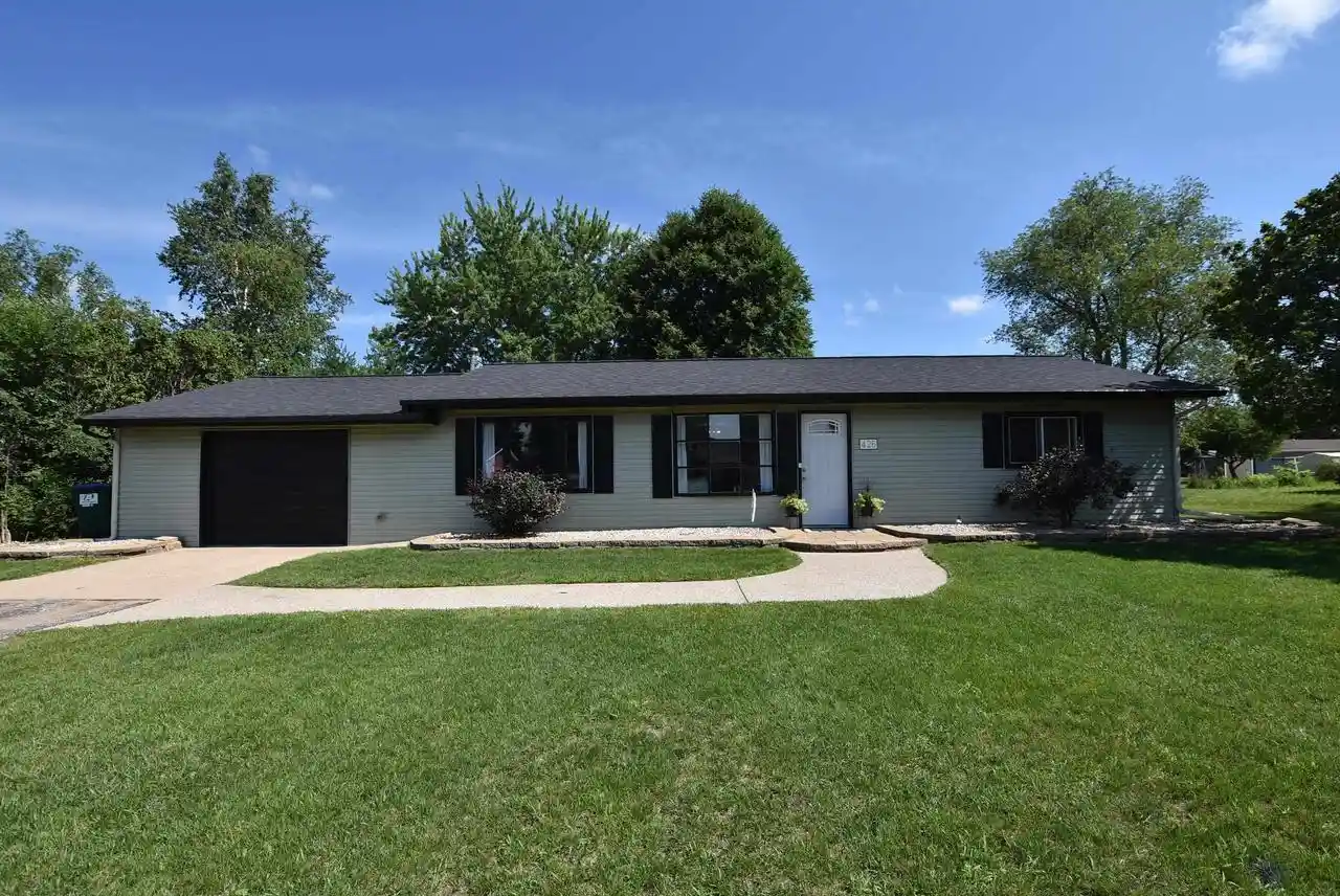 Homes for sale in Wautoma, WI | 426 E Green Meadow Dr Dr, Wautoma, WI 54982 | MLS# 50328925