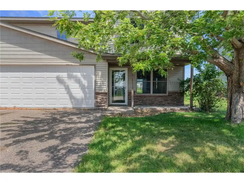 Photo 1 of Single family home for sale at 415 Sierra Pl Pl, Roberts, WI 54023 | MLS# 7107447 | Listing updated on 2026-08-20