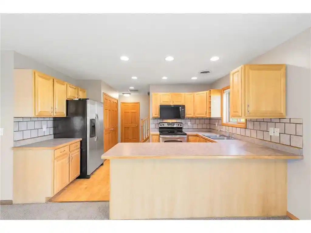 Photo 3 of Single family home for sale at 415 Sierra Pl Pl, Roberts, WI 54023 | MLS# 7107447 | Listing updated on 2026-08-20