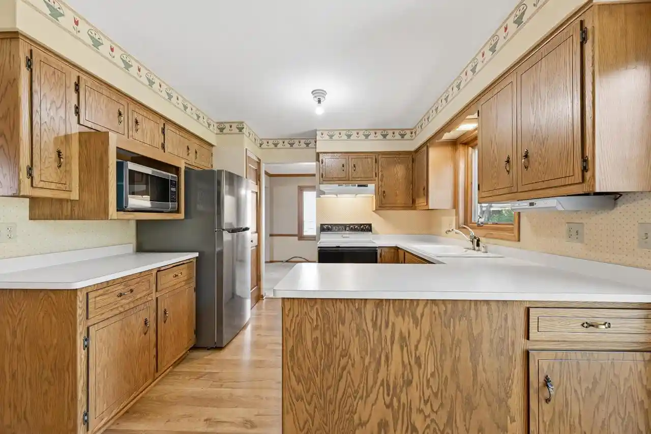 Homes for sale in New Berlin, WI | 16280 W Heatherly Dr Dr, New Berlin, WI 53151 | MLS# 1971157