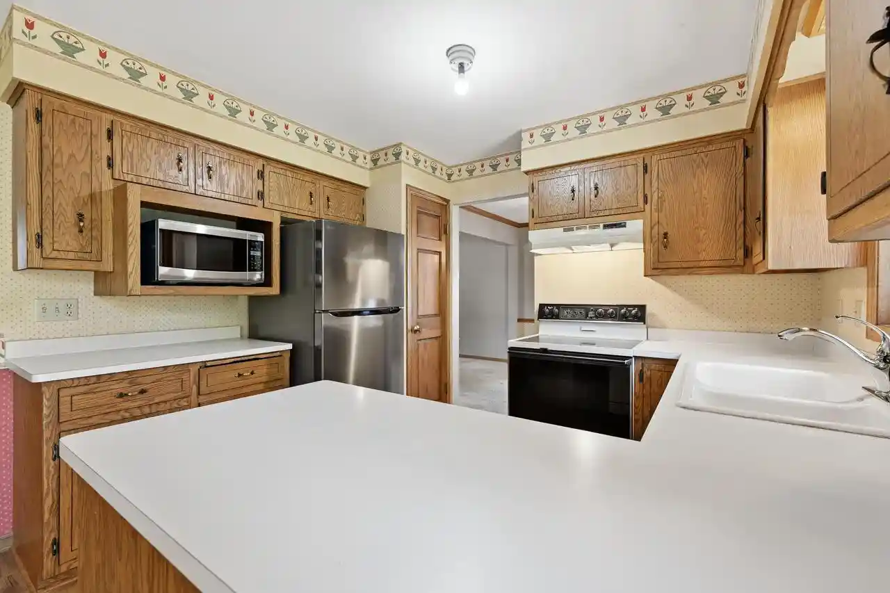 Homes for sale in New Berlin, WI | 16280 W Heatherly Dr Dr, New Berlin, WI 53151 | MLS# 1971157