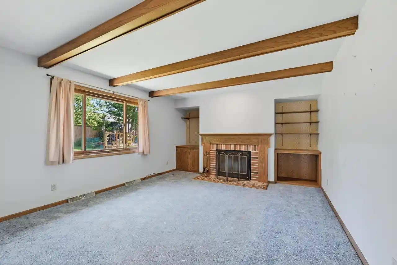 Homes for sale in New Berlin, WI | 16280 W Heatherly Dr Dr, New Berlin, WI 53151 | MLS# 1971157