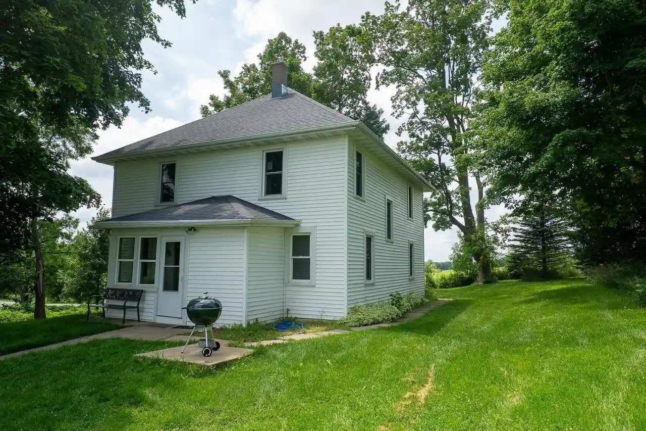 Homes for sale in Darlington, WI | 13338 Dobbs Road Road, Darlington, WI 53530 | MLS# 2027791