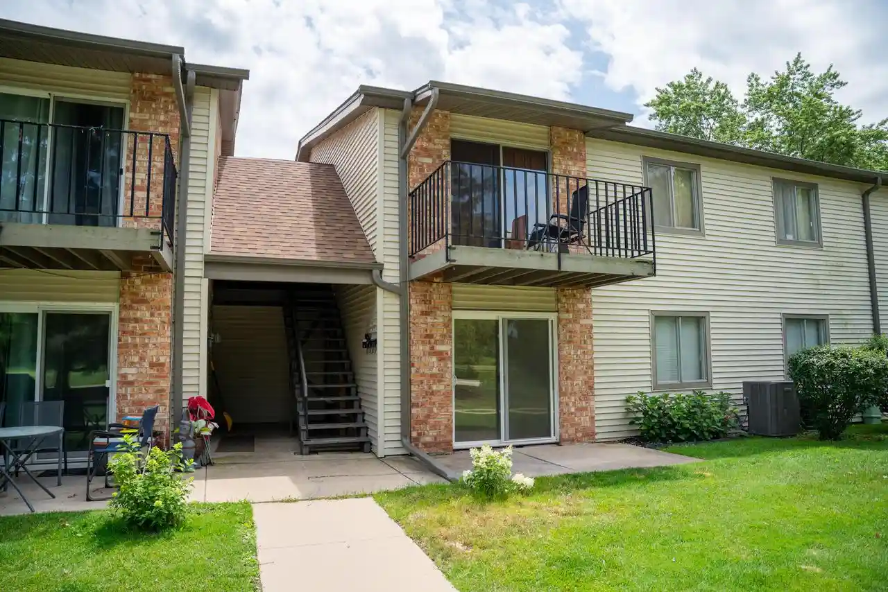 Homes for sale in Germantown, WI | N115w17125 Armada Dr Dr #6, Germantown, WI 53022 | MLS# 1971180