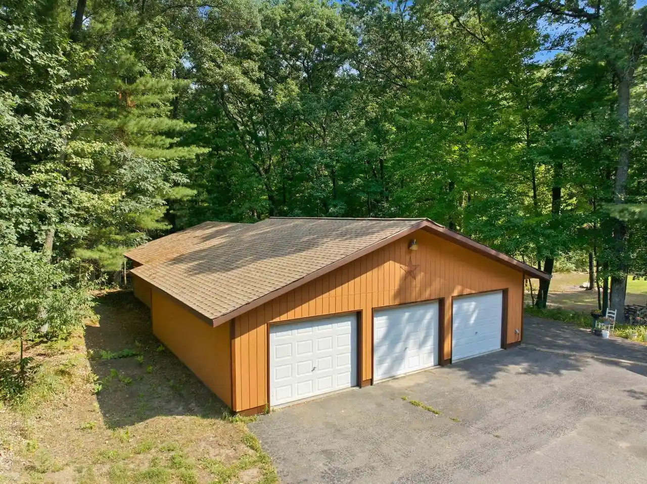 Photo 3 of Single family home for sale at 1352 Fur Court Court, Wisconsin Dells, WI 53965 | MLS# 2027798 | Listing updated on 2026-09-22