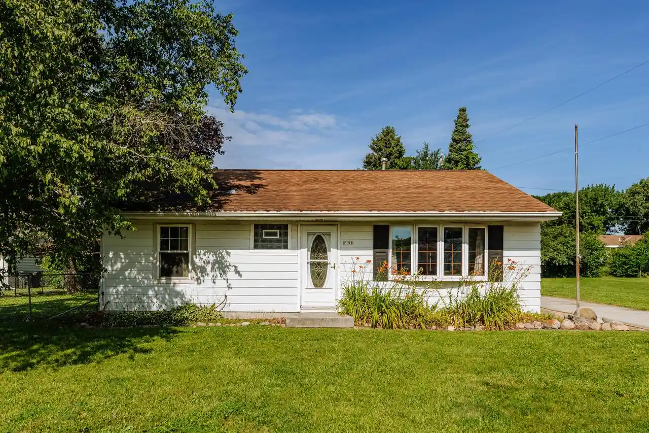 1st image of 7191 S 37th Pl Pl, Franklin, WI 53132 | MLS# 1971186