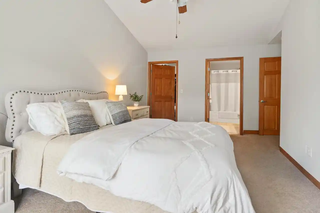 2nd image of 21890 N Weather Edge Circle Circle #H, Lannon, WI 53046 | MLS# 1971202