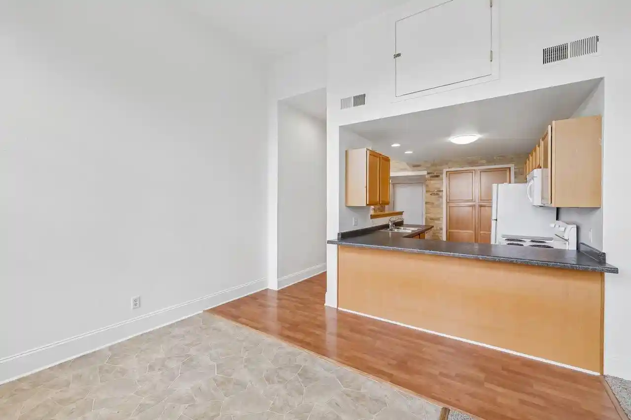 35th image of 1009 Summit Avenue Avenue #6, Stoughton, WI 53589 | MLS# 2027802