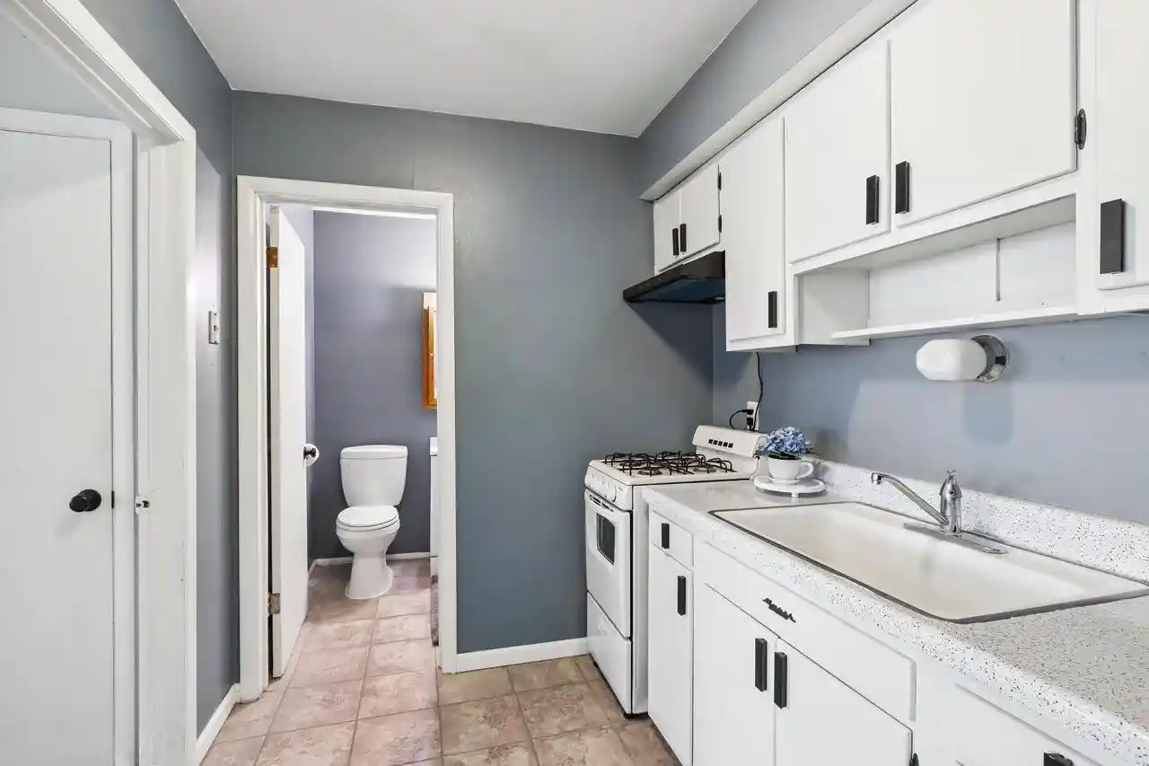 5th image of 3119 S 122nd St St, West Allis, WI 53227