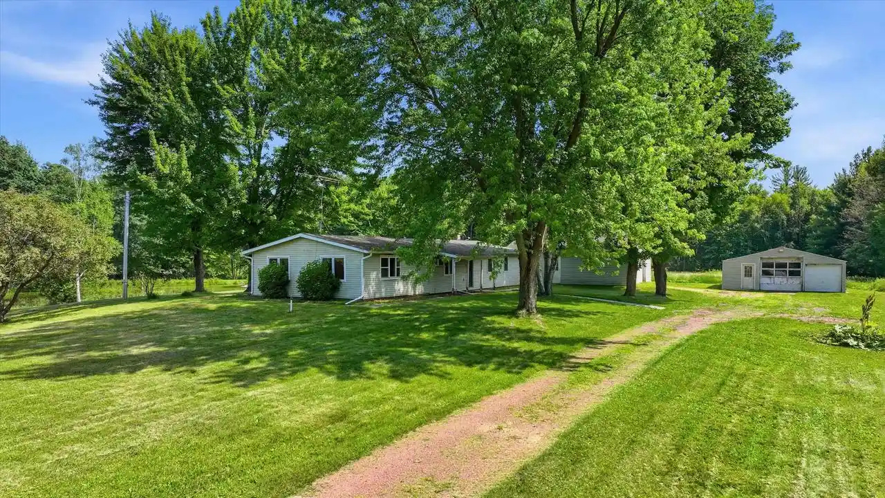 Homes for sale in Chili, WI | 11555 Eisenhower Dr Dr, Chili, WI 54420 | MLS# 22603231