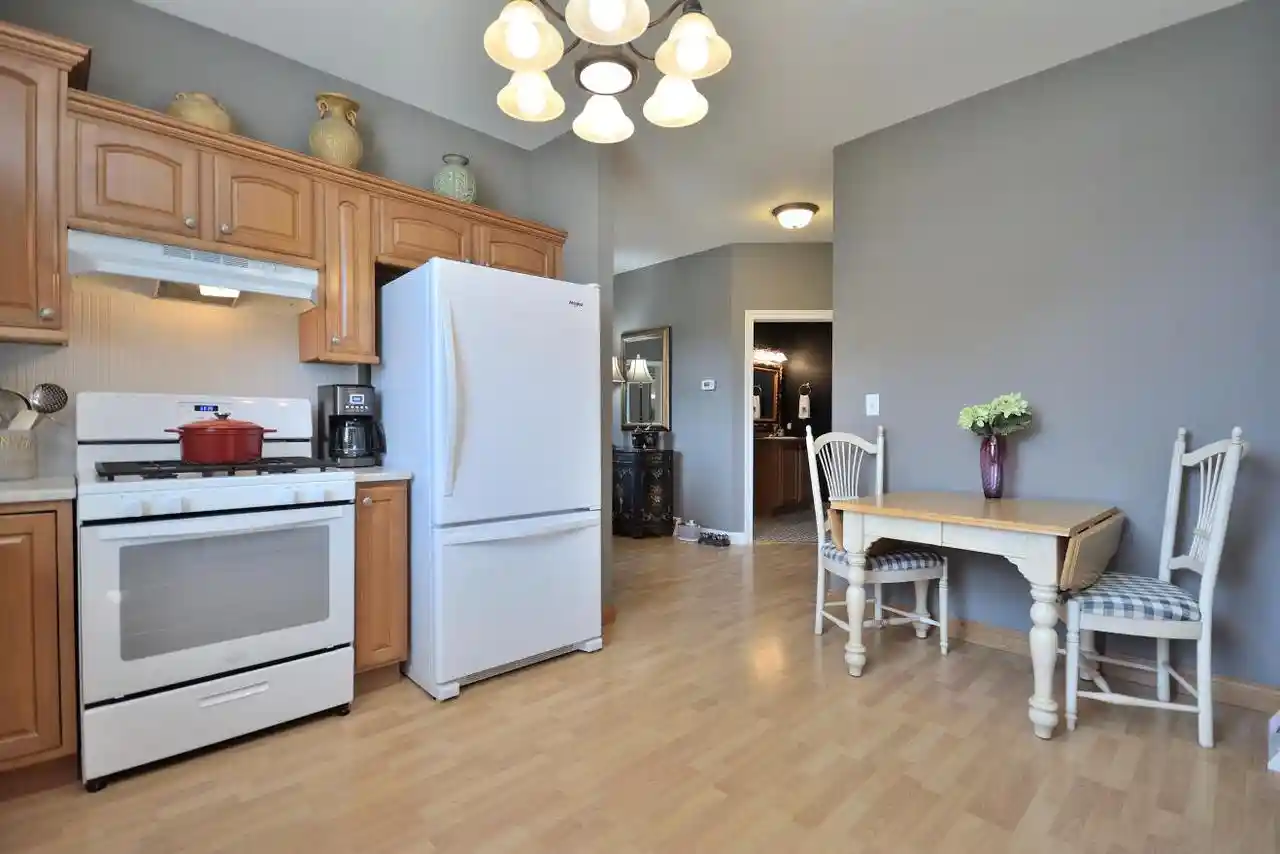 5th image of W232n3011 Emerald Ln Ln, Pewaukee, WI 53072
