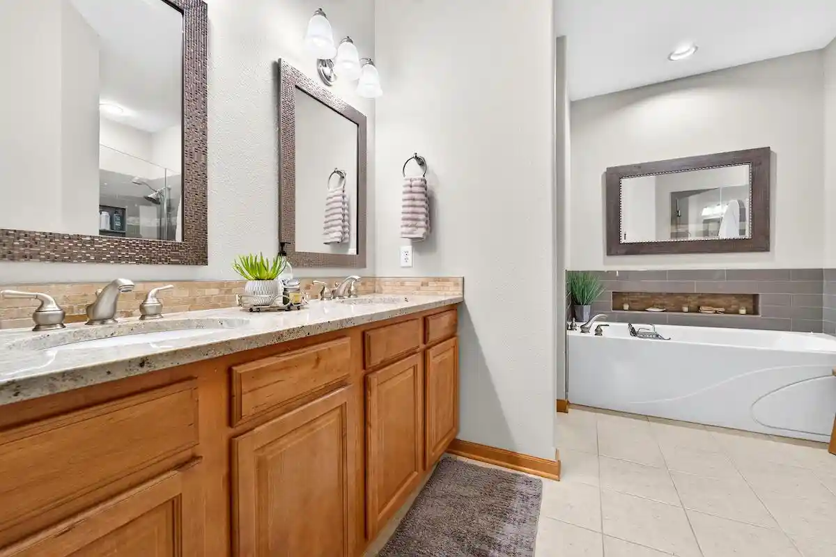 2nd image of W162n5533 Westwind Dr Dr, Menomonee Falls, WI 53051 | MLS# 1971227
