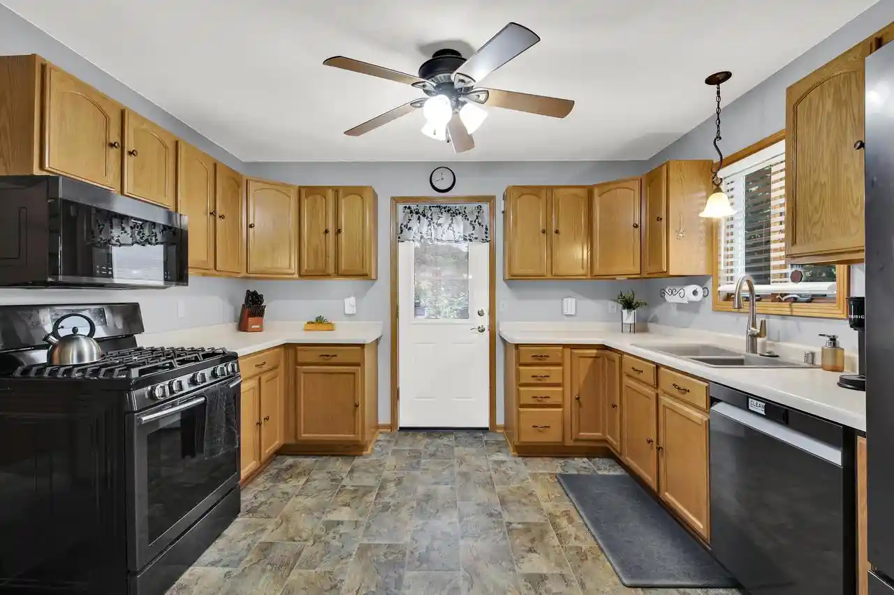 Homes for sale in Hartford, WI | 720 Timberline Trail Trail, Hartford, WI 53027 | MLS# 1971228