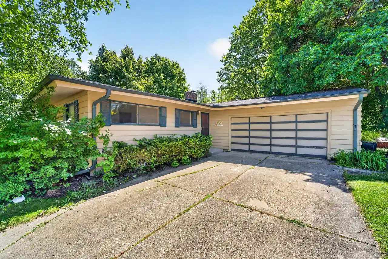 Homes for sale in Wauwatosa, WI | 4435 Glenway Street Street, Wauwatosa, WI 53225 | MLS# 1971231