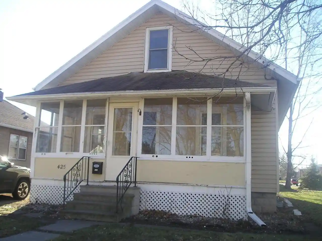 1st image of 425 Annex Avenue Avenue, Oshkosh, WI 54901 | MLS# 50328846