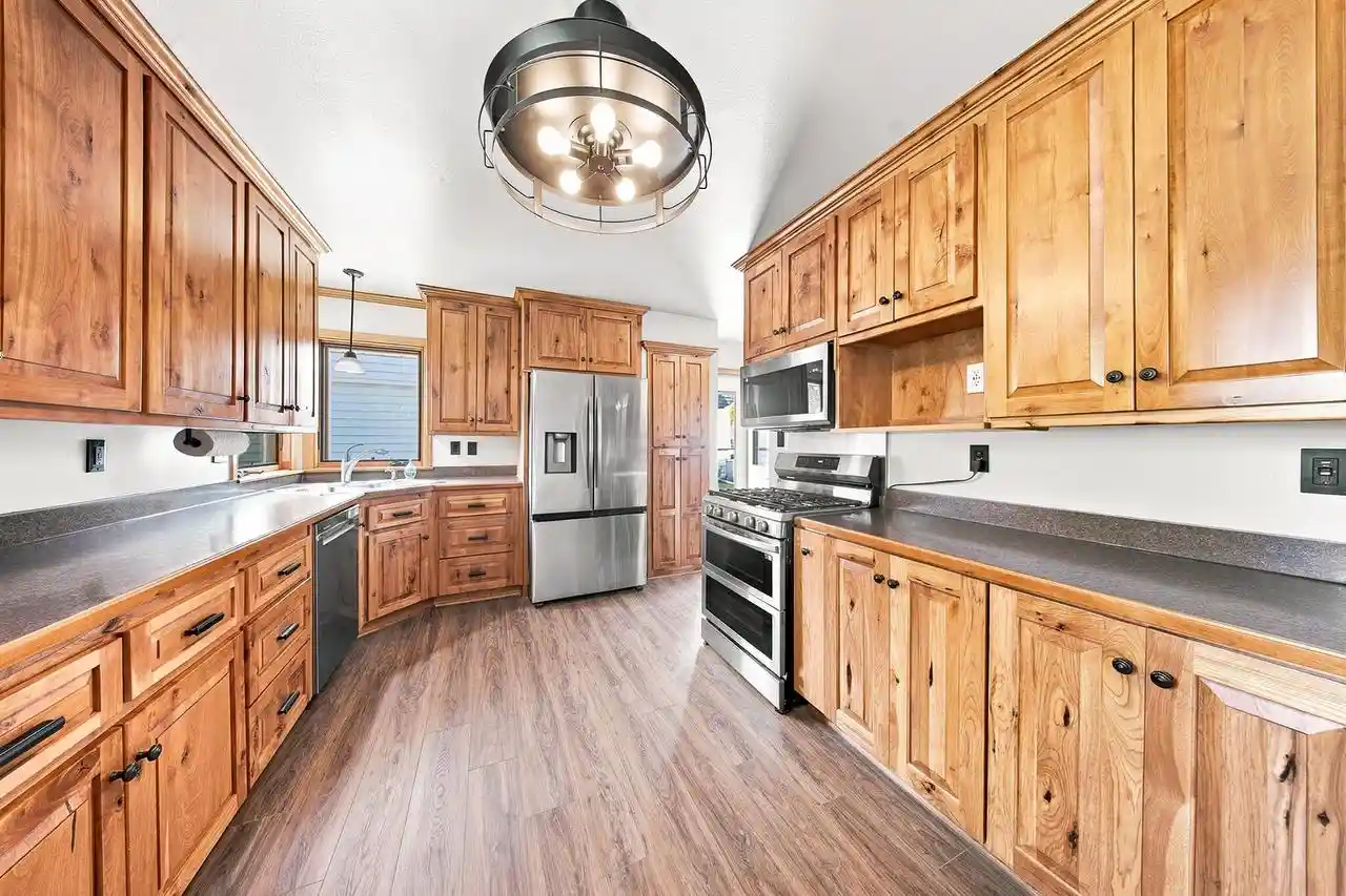 3rd image of 5782 S New York Avenue Avenue, Cudahy, WI 53110 | MLS# 1971251