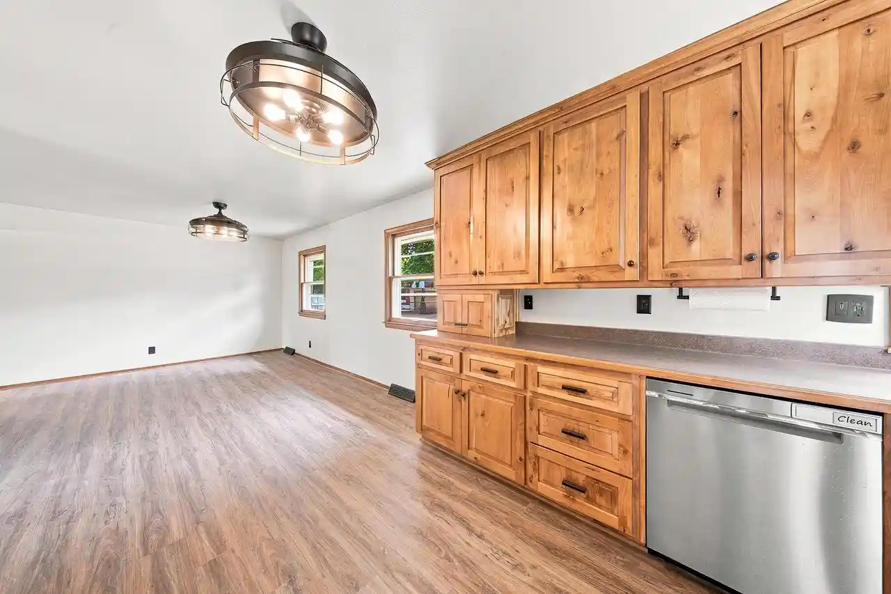 4th image of 5782 S New York Avenue Avenue, Cudahy, WI 53110 | MLS# 1971251