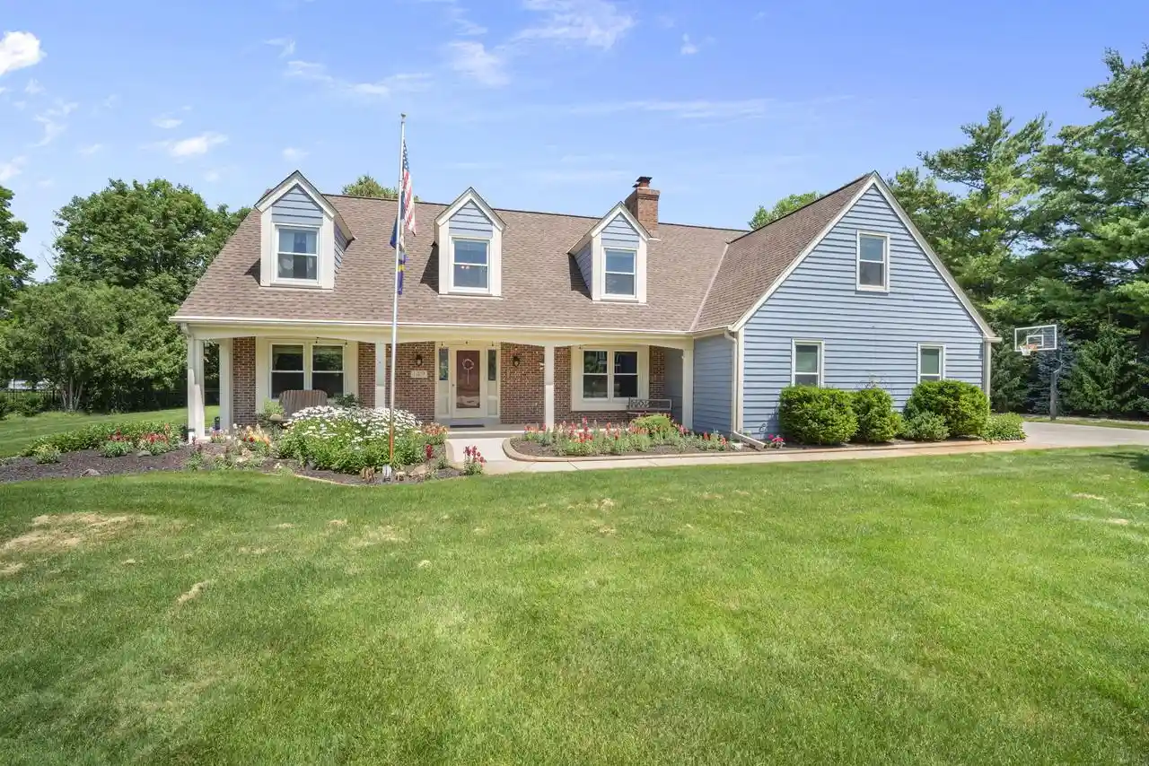 1st image of 149 Hickory Dr Dr, Delafield, WI 53018 | MLS# 1971256