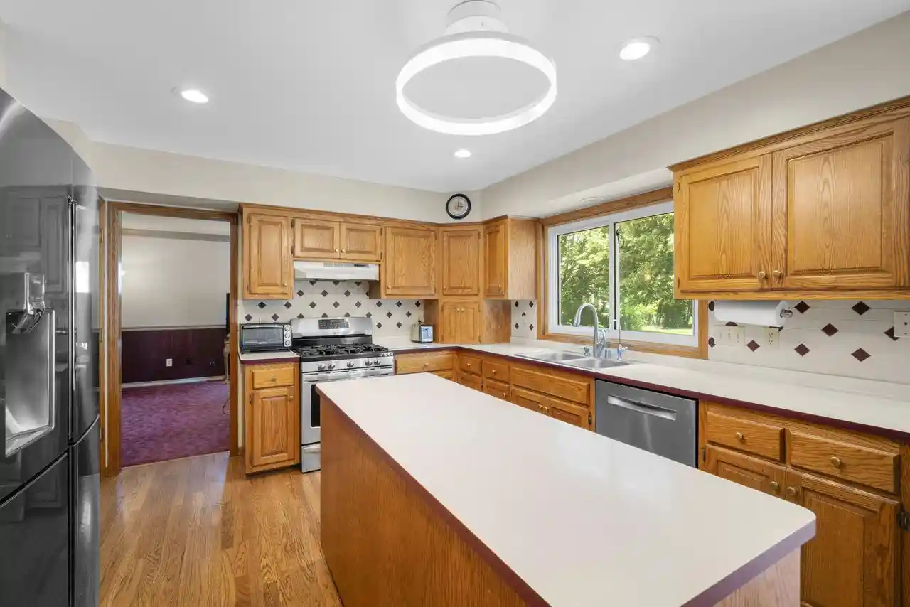 4th image of 149 Hickory Dr Dr, Delafield, WI 53018 | MLS# 1971256