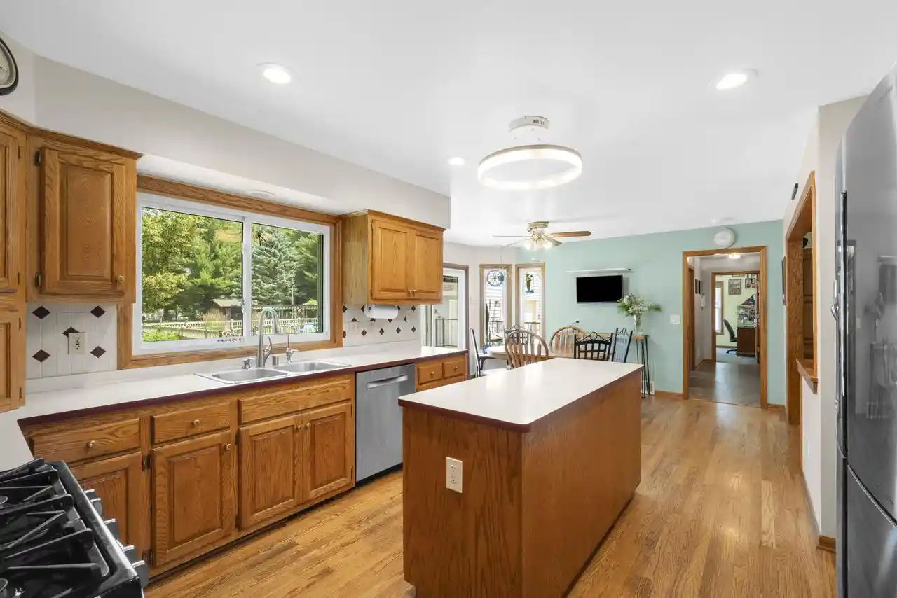 5th image of 149 Hickory Dr Dr, Delafield, WI 53018 | MLS# 1971256
