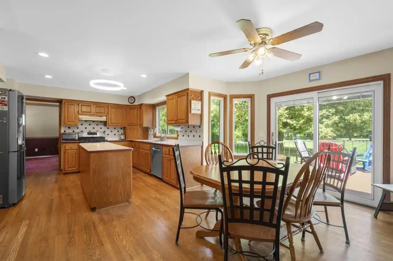 43rd image of 149 Hickory Dr Dr, Delafield, WI 53018 | MLS# 1971256