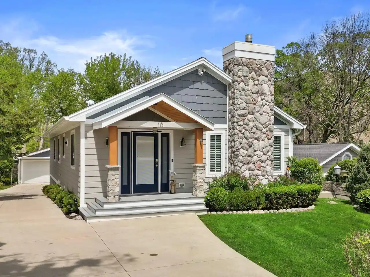 Photo 2 of Single family home for sale at 10 Liechty Dr Dr, Williams Bay, WI 53191 | MLS# 1971258 | Listing updated on 2026-09-07