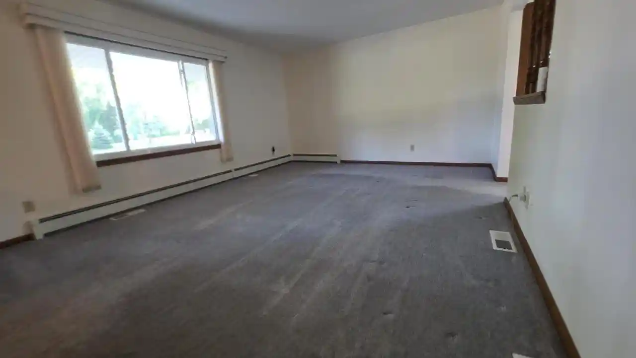 4th image of W174N7505 Joanne Dr Dr, Menomonee Falls, WI 53051 | MLS# 1971275