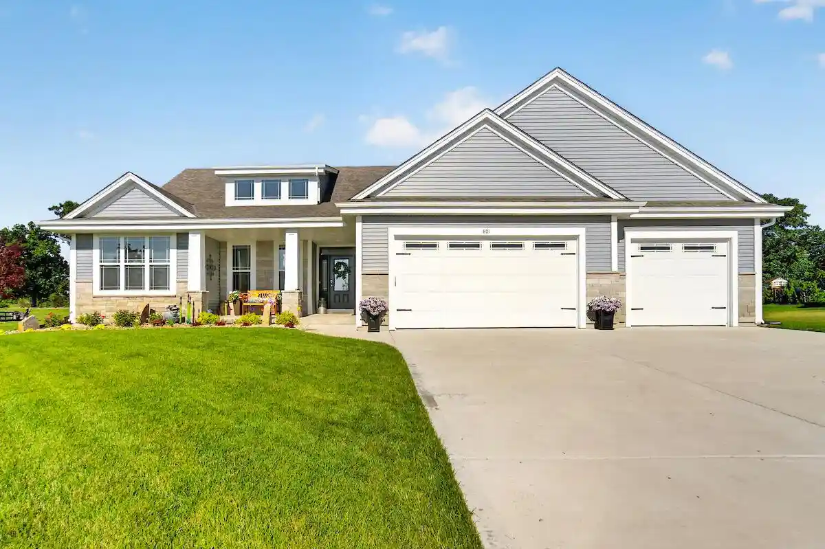 1st image of 801 Brockway Dr Dr, Mukwonago, WI 53149 | MLS# 1971276