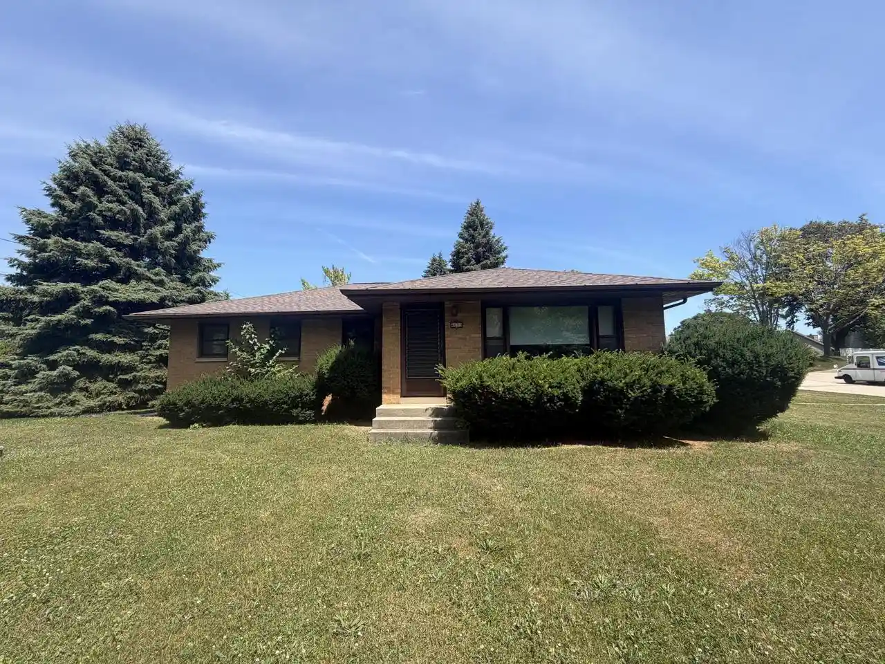 Homes for sale in Greenfield, WI | 4600 W Grange Avenue Avenue, Greenfield, WI 53220 | MLS# 1971293