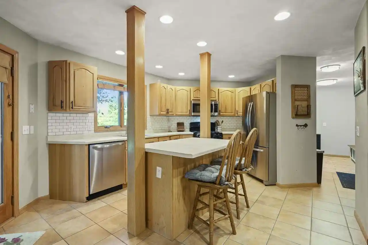 4th image of 7801 N Robert Dr Dr, Evansville, WI 53536 | MLS# 2027852