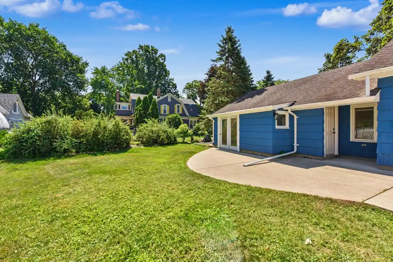 Photo 3 of Single family home for sale at 632 W Wisconsin Avenue Avenue, Oconomowoc, WI 53066 | MLS# 1971318 | Listing updated on 2026-09-23