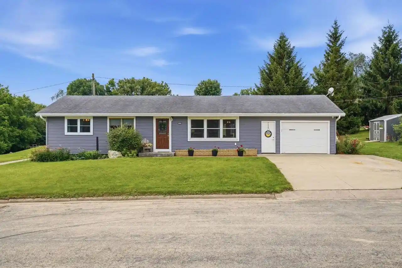 Homes for sale in Hazel Green, WI | 3857 North View Dr Dr, Hazel Green, WI 53811 | MLS# 2027858