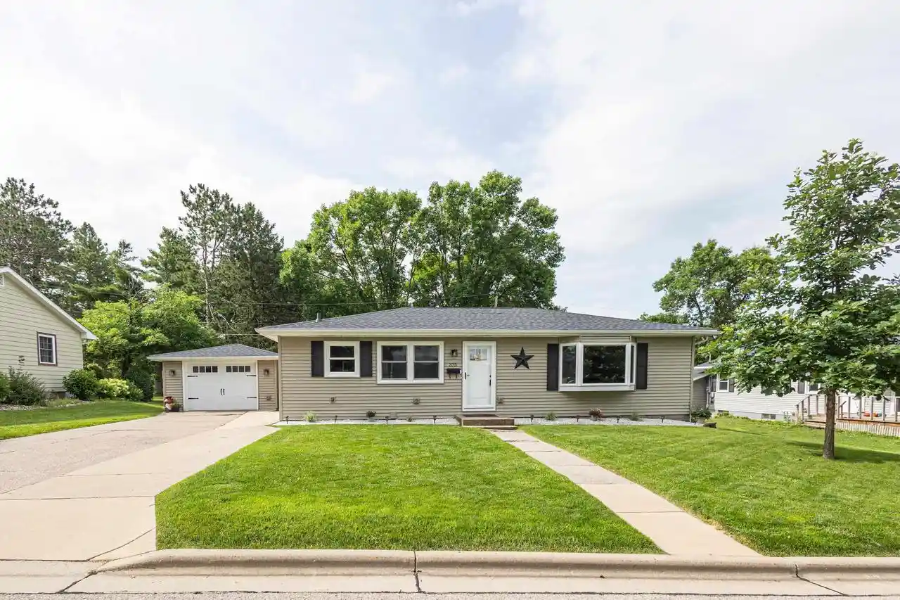 Homes for sale in Platteville, WI | 375 Monroe Street Street, Platteville, WI 53818 | MLS# 2027862