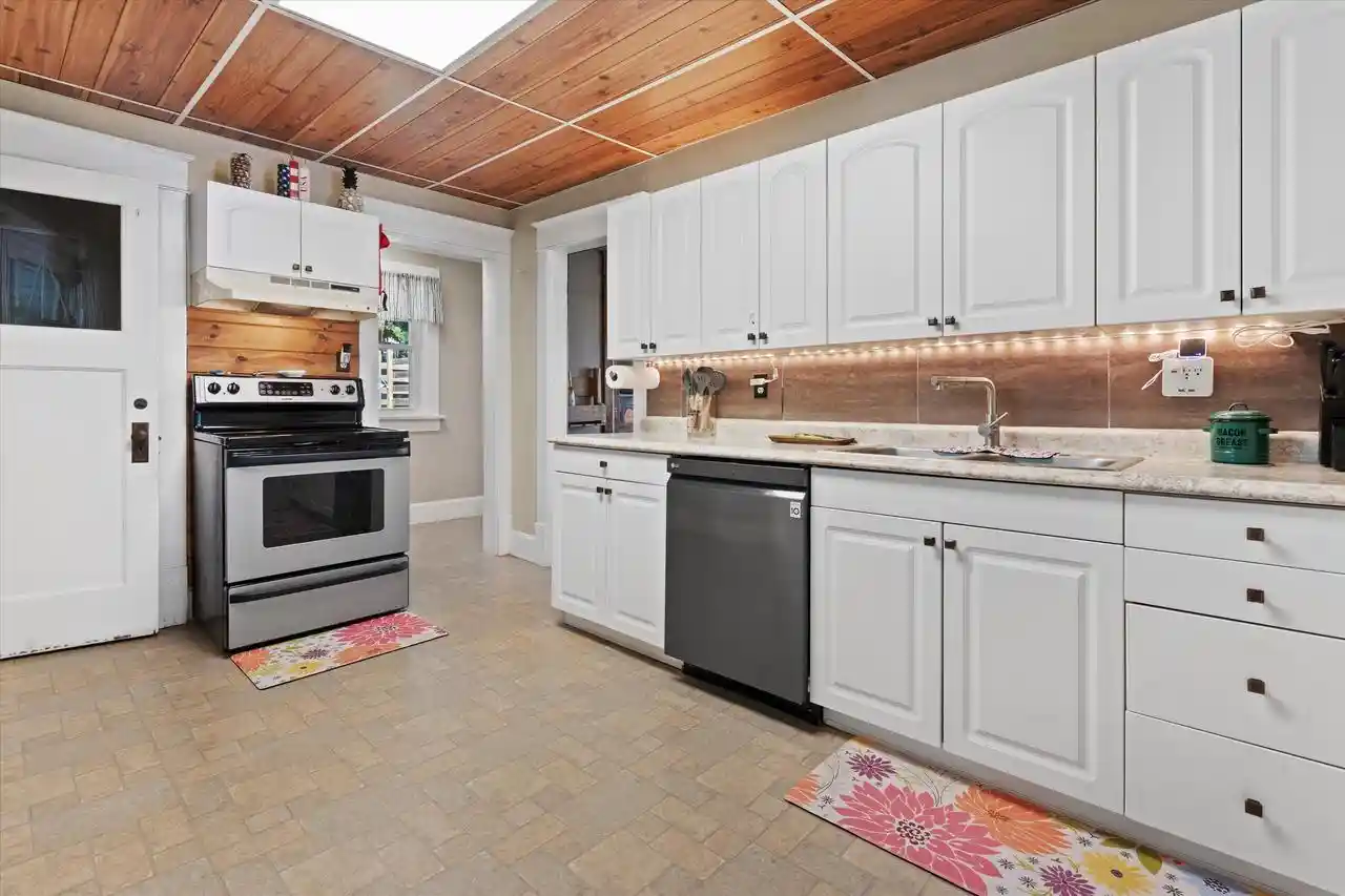 Homes for sale in Horicon, WI | 106 Juneau Street Street, Horicon, WI 53032 | MLS# 1971339