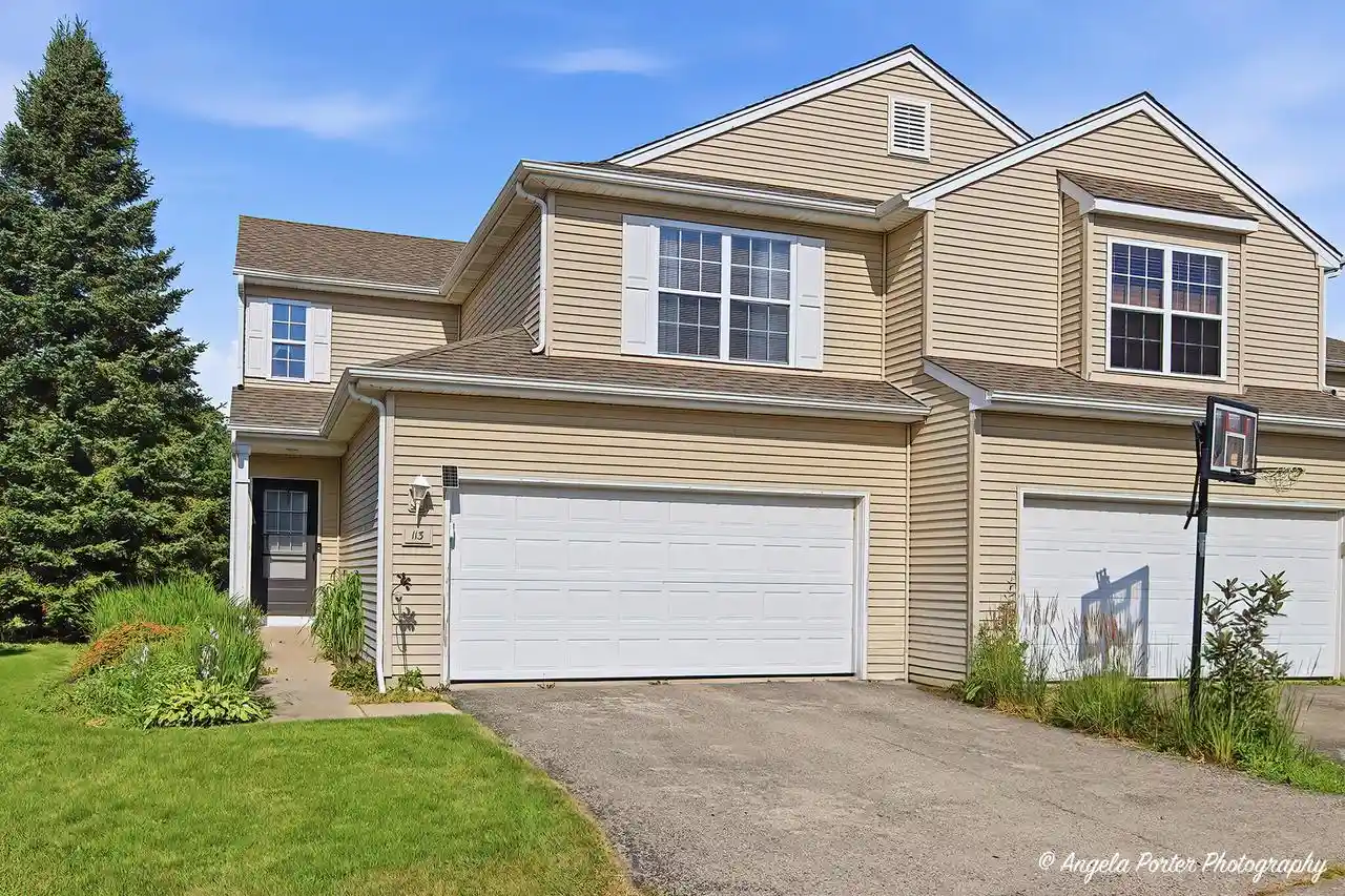 Homes for sale in Genoa City, WI | 1400 Hunters Ridge Dr Dr #113, Genoa City, WI 53128 | MLS# 1971346